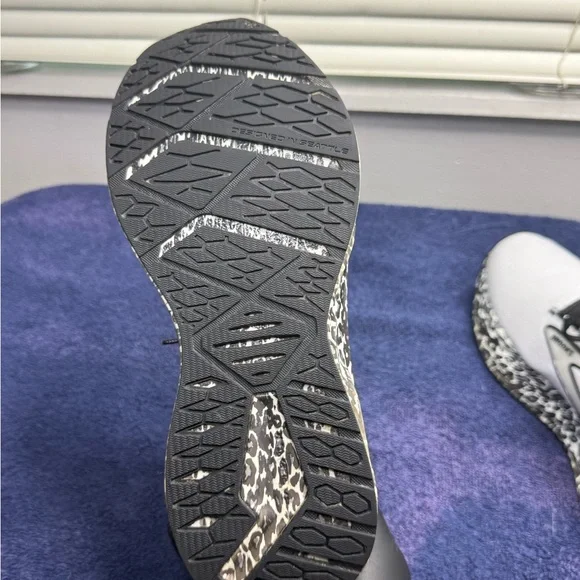 Brooks White and Black Athletic Shoes - Picture 7 of 9